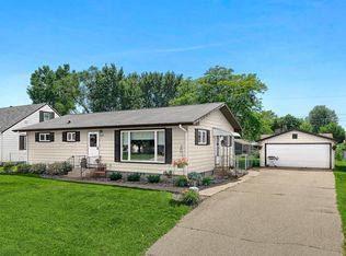 533 Sand Lake Rd, Onalaska, WI 54650