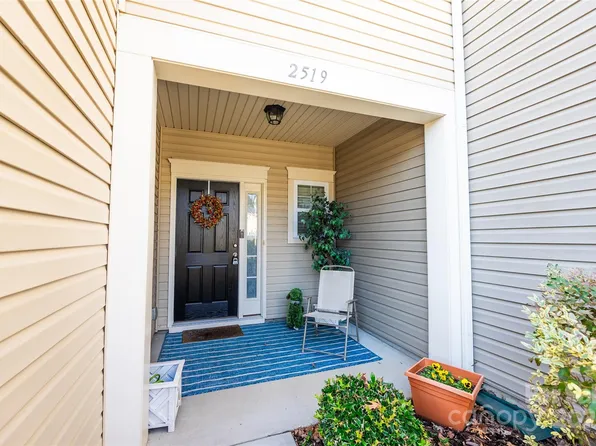 2519 Early Flight Dr, Charlotte, NC 28262