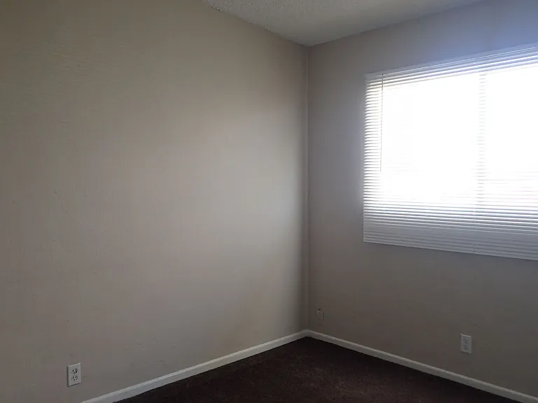 229 Kasmir St — Photo 6