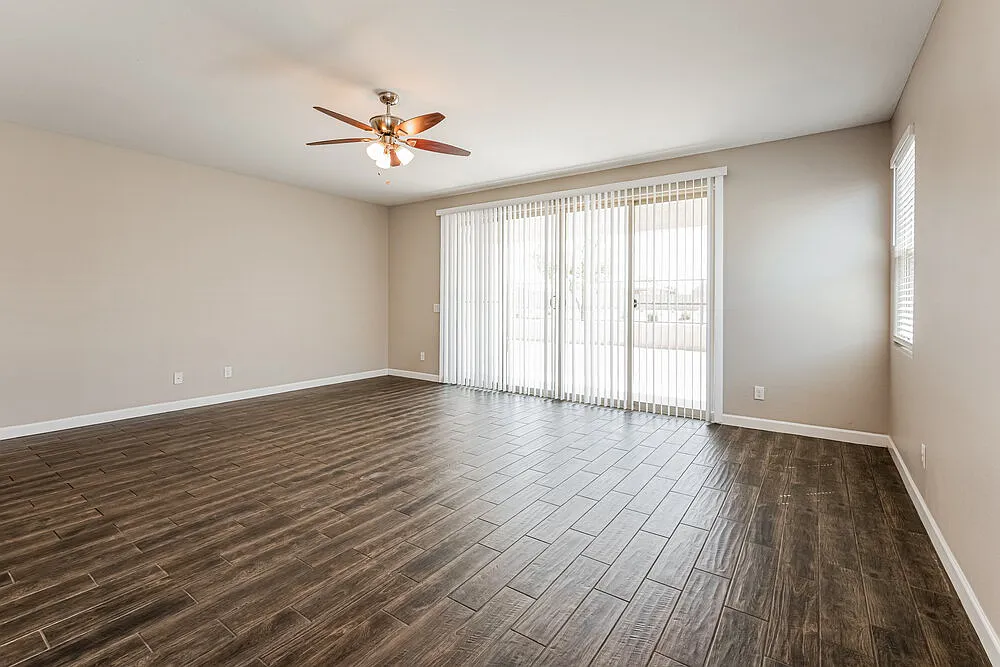 3 bed, 2.5 bath, 2042 sqft, $1,990 — Photo 4