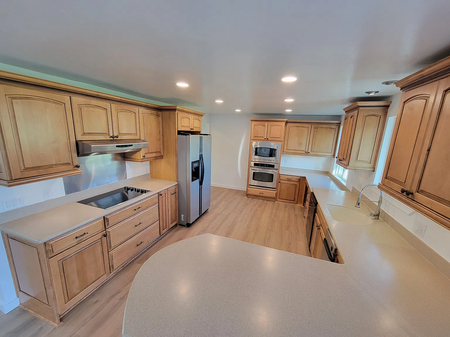 W 5th Ave, Kennewick — Photo 2