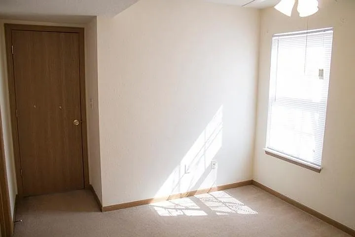 3510 Zinnia Dr — Photo 5