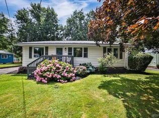 7482 Chestnut Ridge Rd, Lockport, NY 14094