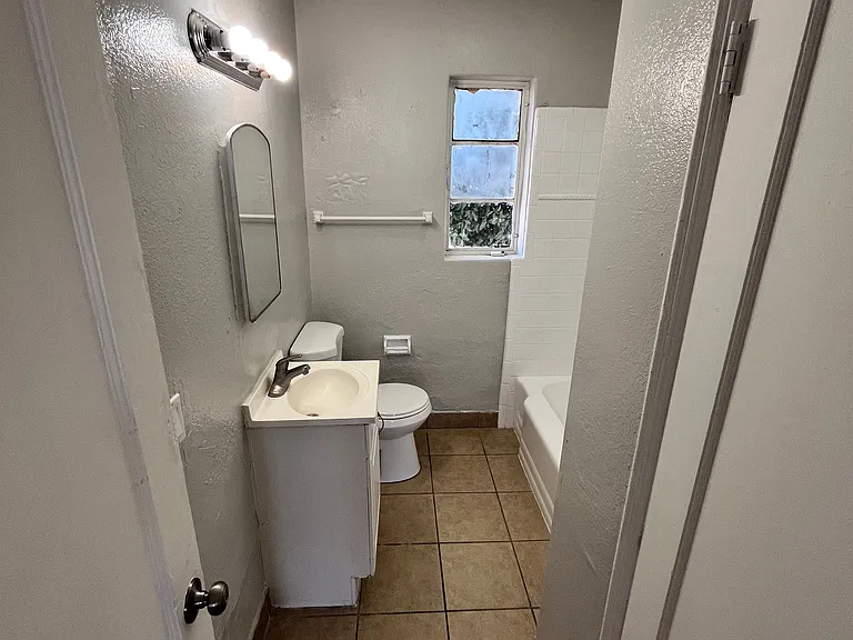 220 E Fort Lowell Rd #9 — Photo 7