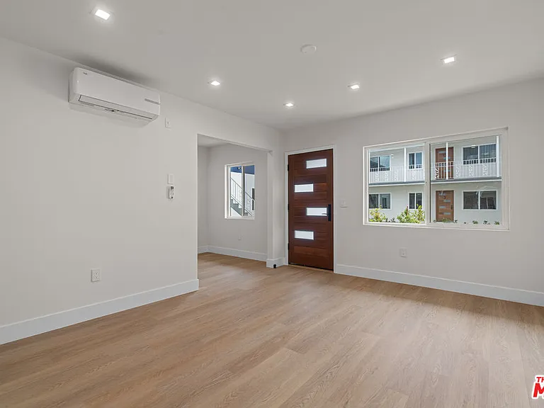 420 S Sepulveda Blvd #9 — Photo 6