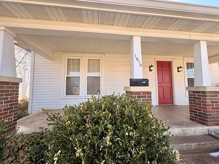 1318 Nutwood St — Photo 2