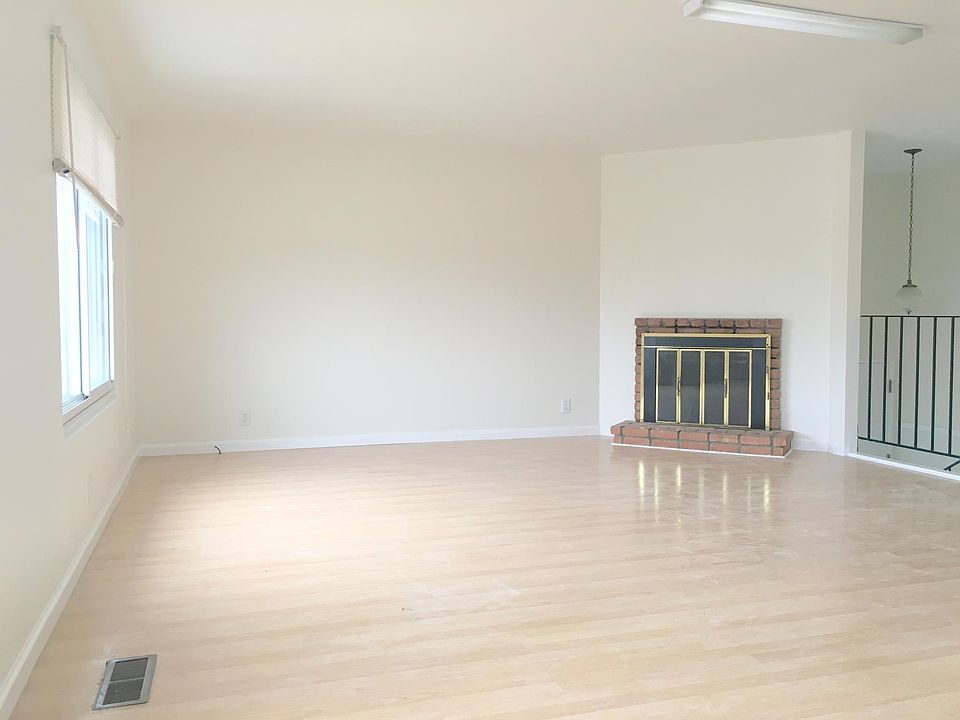 1st image of 796 King Dr