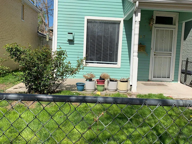 627 N Elati St — Photo 26