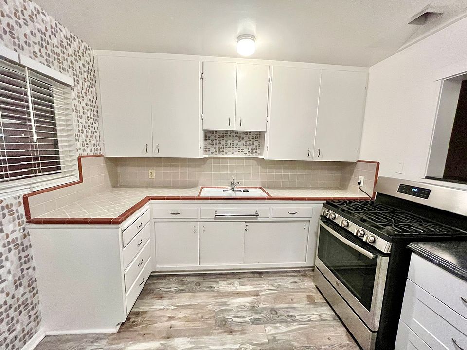 1st image of 2958 Ivy St
