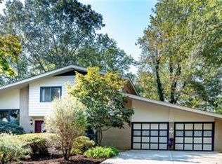 921 30th Avenue Dr NW, Hickory, NC 28601