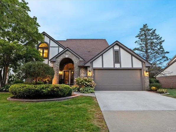 45030 Glengarry Rd, Canton, MI 48188