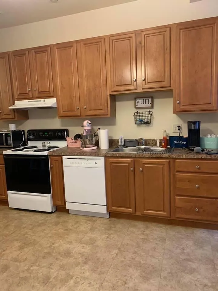 2 bed, 1.5 bath, 1178 sqft, $975 — Photo 2