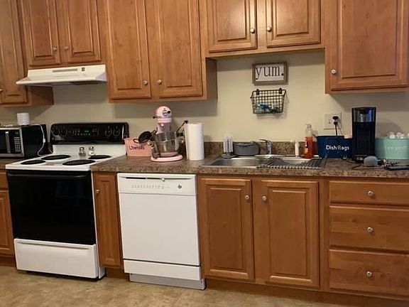 2nd image of 617 Ingle St