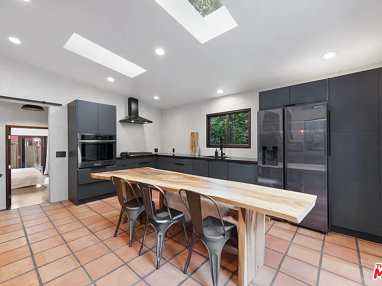 1362 Old Topanga Canyon Rd — Photo 10