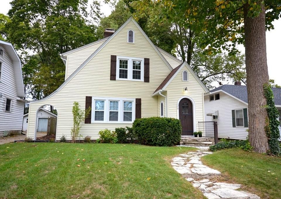 1st image of 179 Manor Ave
