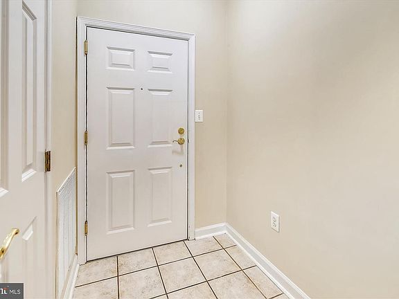 5th image of 404 King Farm Blvd Unit 40401