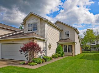 15585 Roxboro Dr, Cleveland, OH 44130