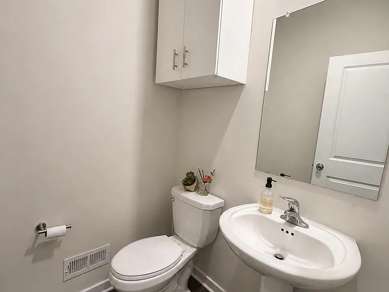 4913 Brookside Ct — Photo 4
