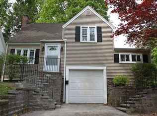 35 Circuit Ave E, Worcester, MA 01603