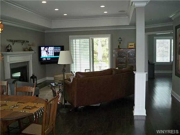 3rd image of 8156 Laurel Park Ln