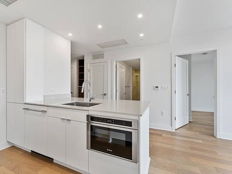 Common Area - Kitchen