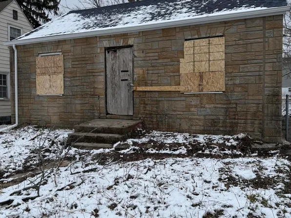 908 E 44th Ave, Gary, IN 46409