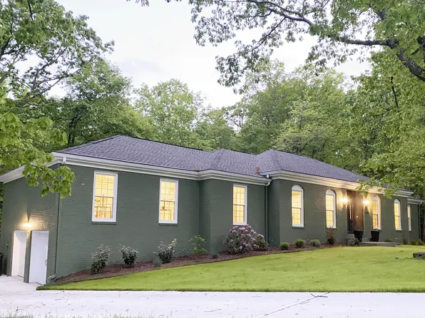 504 Barrington Rd, Signal Mountain, TN 37377