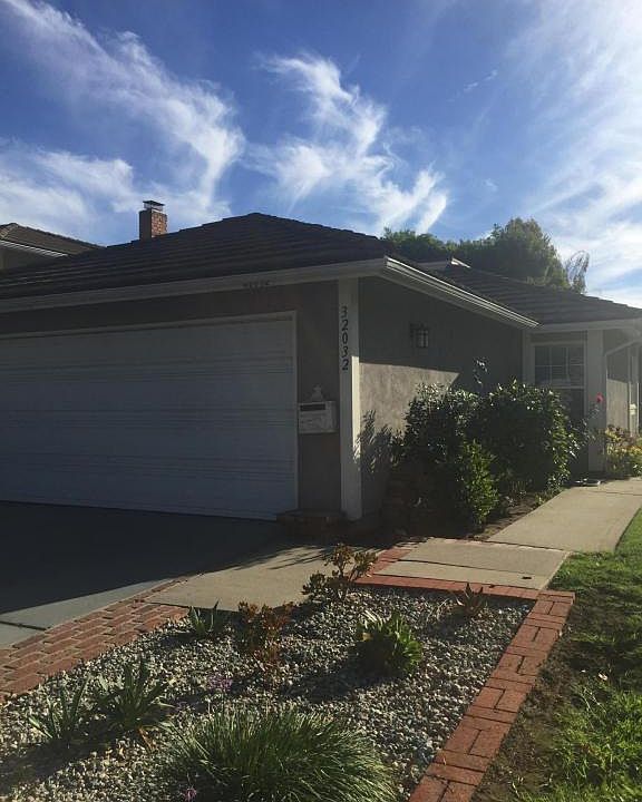 1st image of 32032 Viewlake Ln
