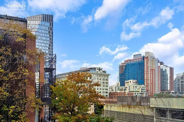 Sold by Sotheby's International Realty | media 14