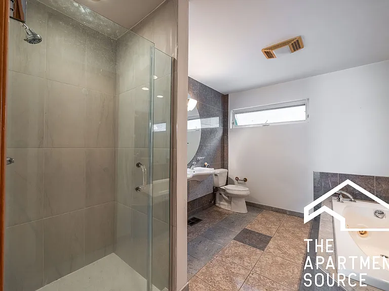 1049 N Winchester Ave #2F — Photo 20