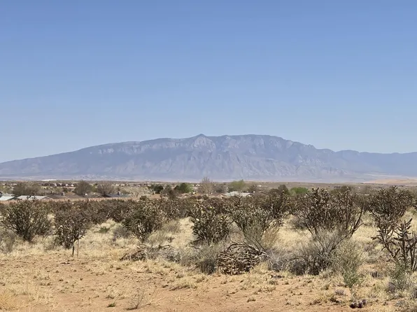 10 34th Ave NW, Rio Rancho, NM 87144
