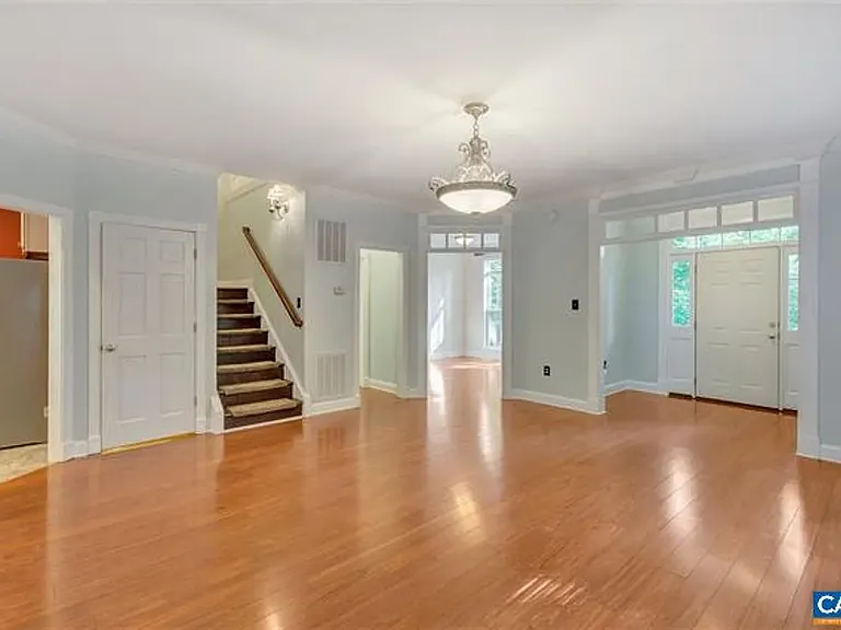 991 Carodon Dr — Photo 6