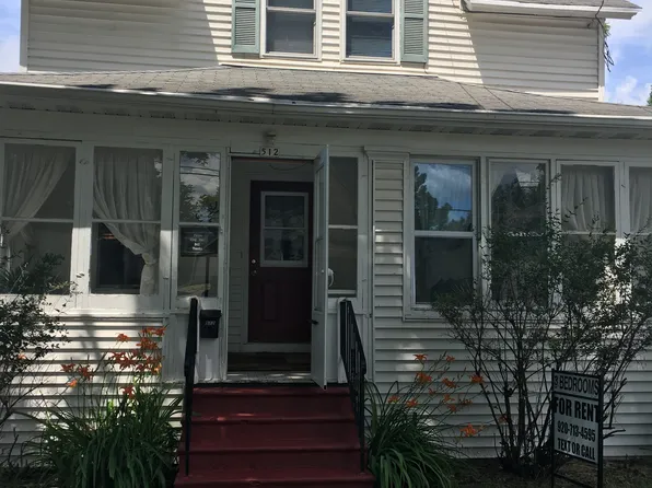 512 4th St, De Pere, WI 54115