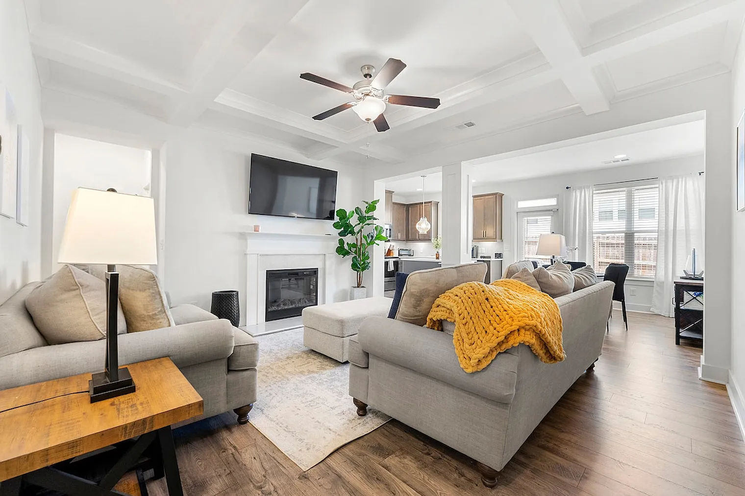 3 bed, 2.5 bath, $7,785 — Photo 1