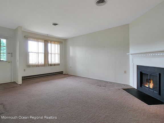 3rd image of 70C Chelsea Dr