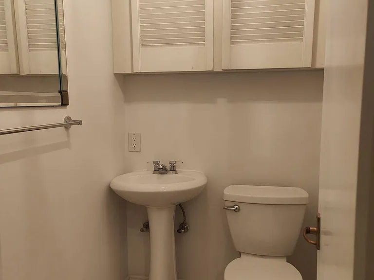 85 Shaughnessy Blvd #WHOLE HOUSE — Photo 15