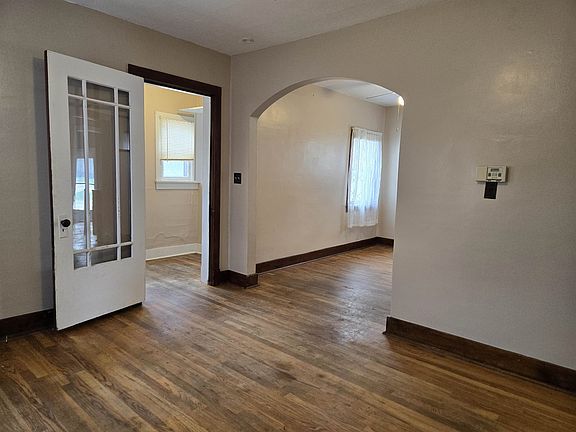 5th image of 1711 Junction Ave
