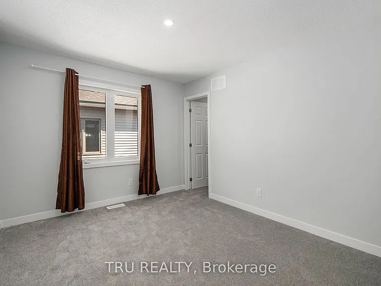 813 Crossgate St — Photo 17