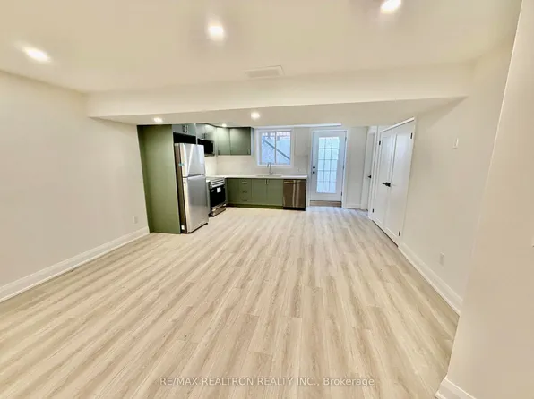 1040 Eagletrace Dr, London, ON N6G 0S5