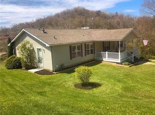 220 S Oakview Dr, Waynesburg, PA 15370