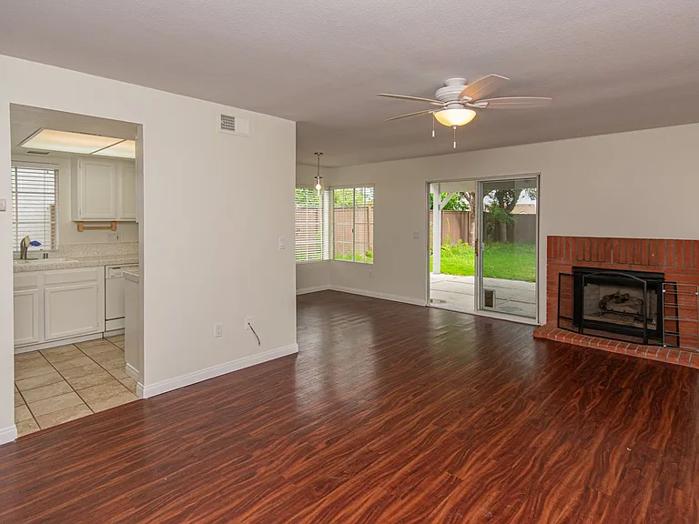 2955 Brandon Cir — Photo 2