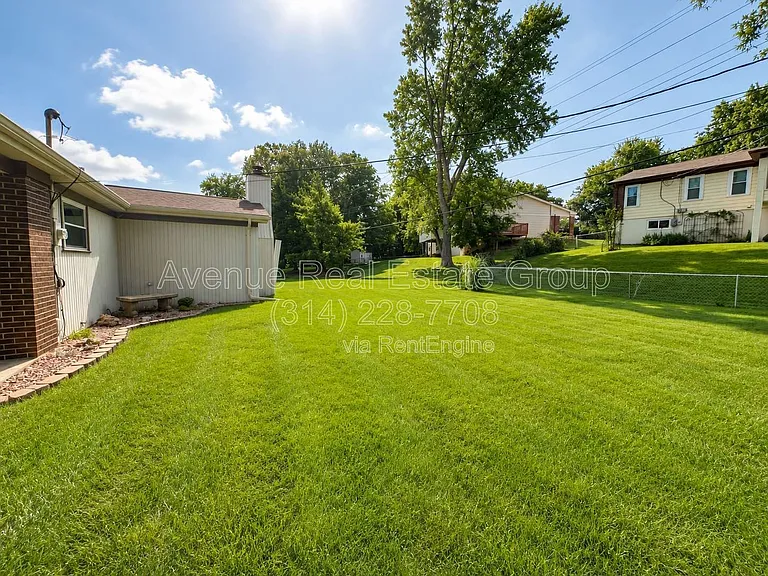 13241 Delft Dr — Photo 11