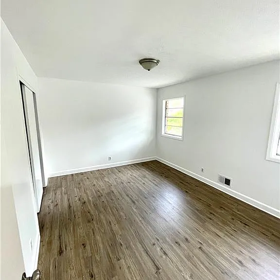2908 Skyland Dr NE — Photo 2