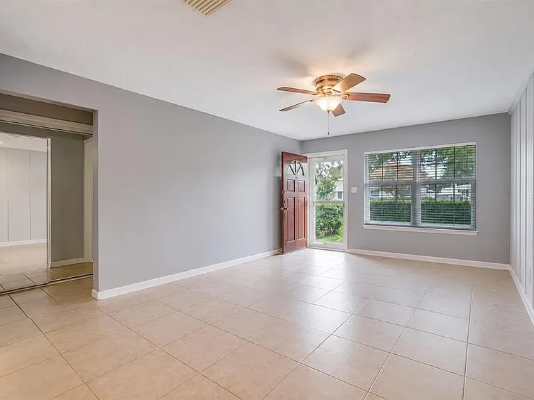 4404 Fetrow Dr — Photo 2