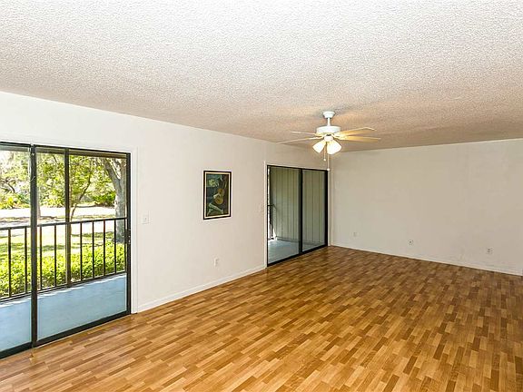 4th image of 4 Alcira Ct