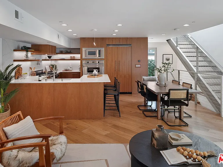 512 Brooks Ave #6 — Photo 8
