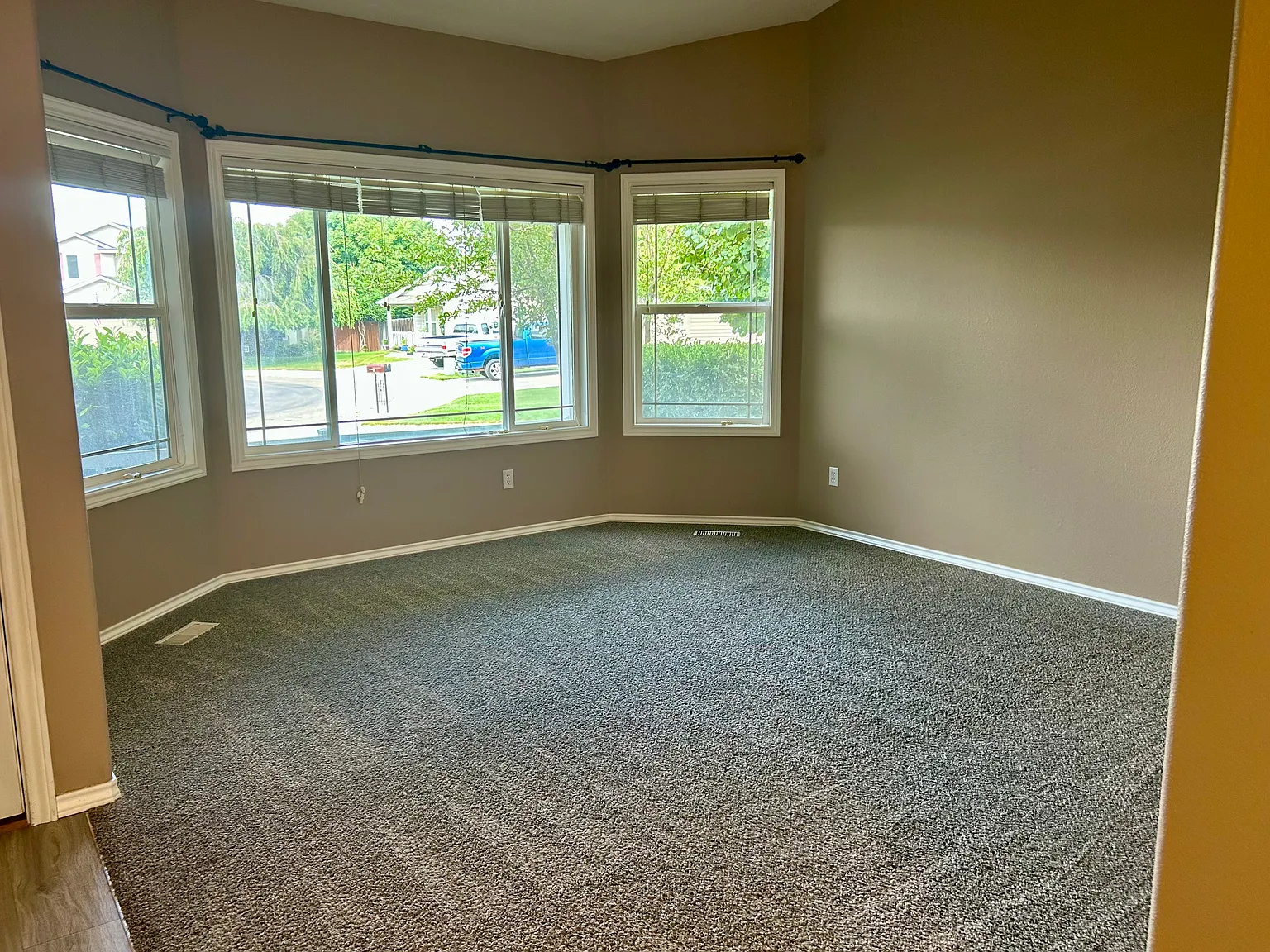 4 bed, 1754 sqft, $2,400 — Photo 3