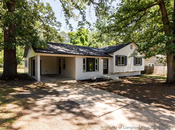 1034 Riverside Cir, Spring Lake, NC 28390