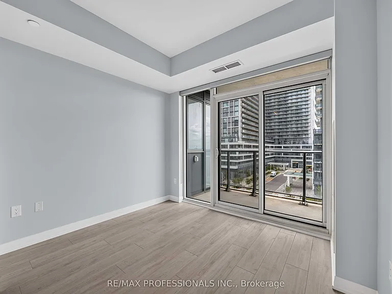 9000 Jane St #522 — Photo 6