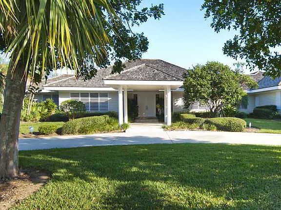 3rd image of 210 Spinnaker Dr